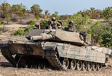 Australian M1 Abrams Tanks arrive in Poland paving the way for Ukraine deployment