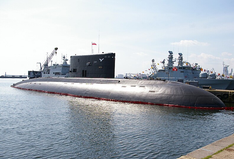 Poland moves to modernize its submarine fleet, aims to select a supplier by year’s end