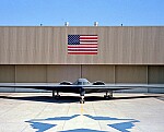 Hydraulic failure and design flaw led to B-2 Bomber crash