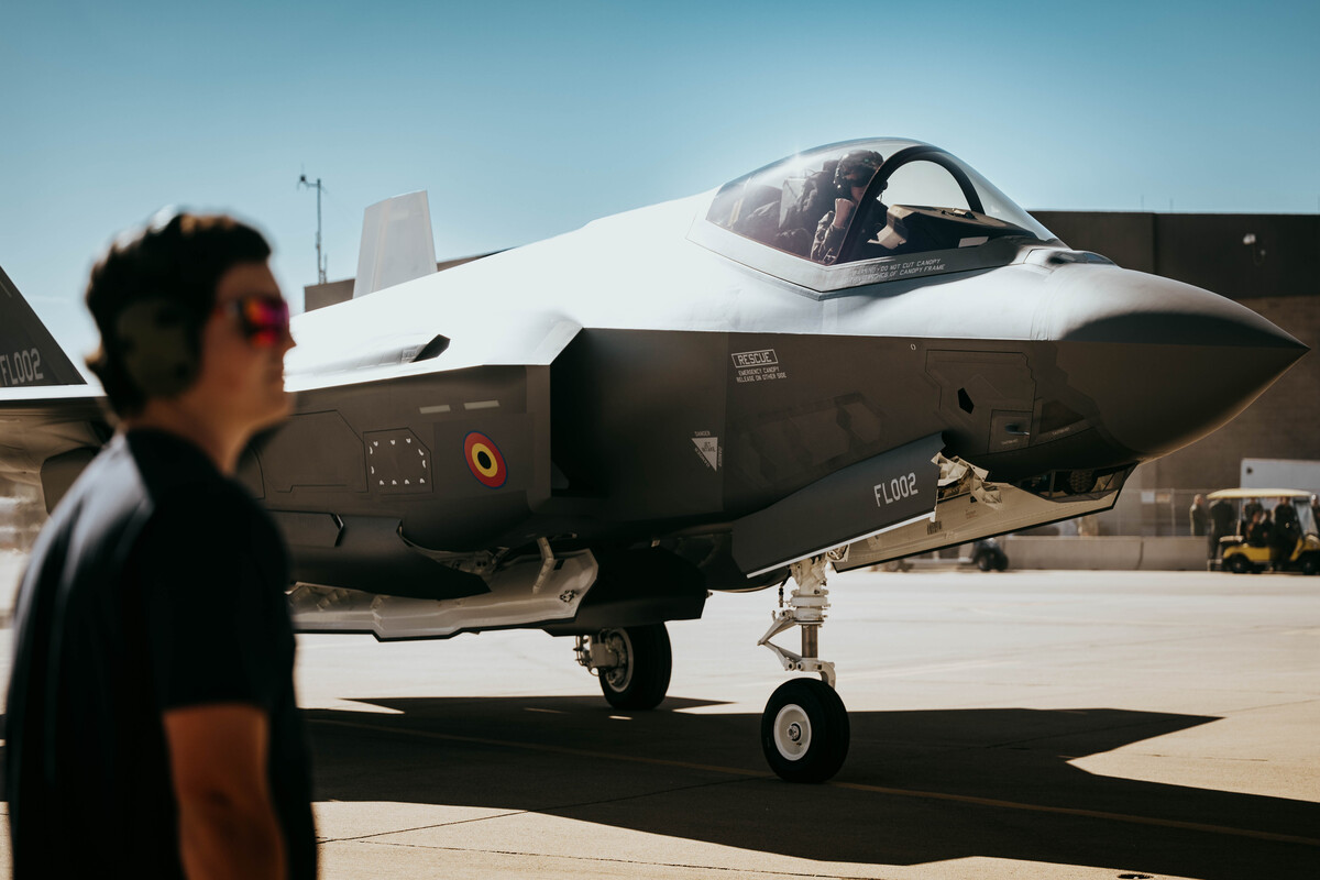 Picture: U.S. Air Force Lieutenant Colonel Jason Wall, commander of the 312th Fighter Squadron, after landing with the first Belgian F-35A Lightning II at Luke Air Force Base in Arizona, 3 December 2024 | U.S. Air Force / Katelynn Jackson