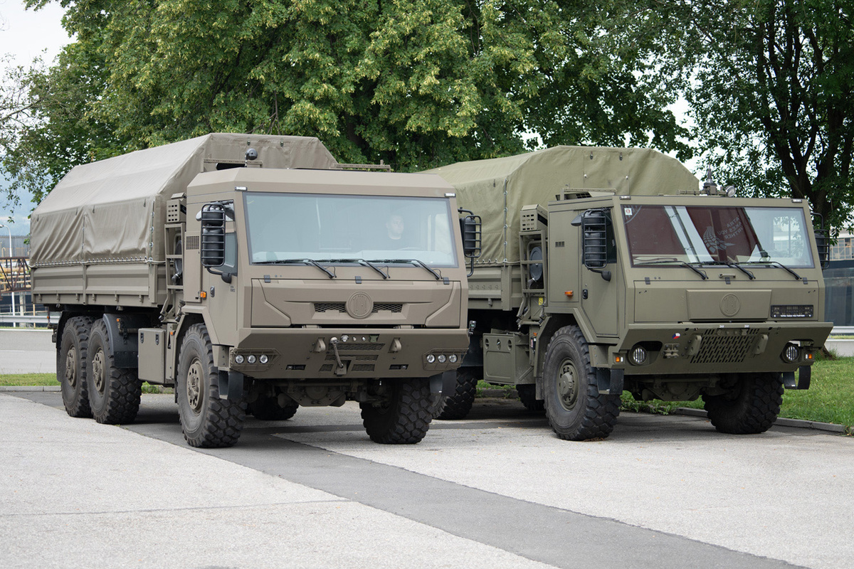 Foto: Tatra Force 3rd generation (left) and 2nd generation | DEFENSE MAGAZINE