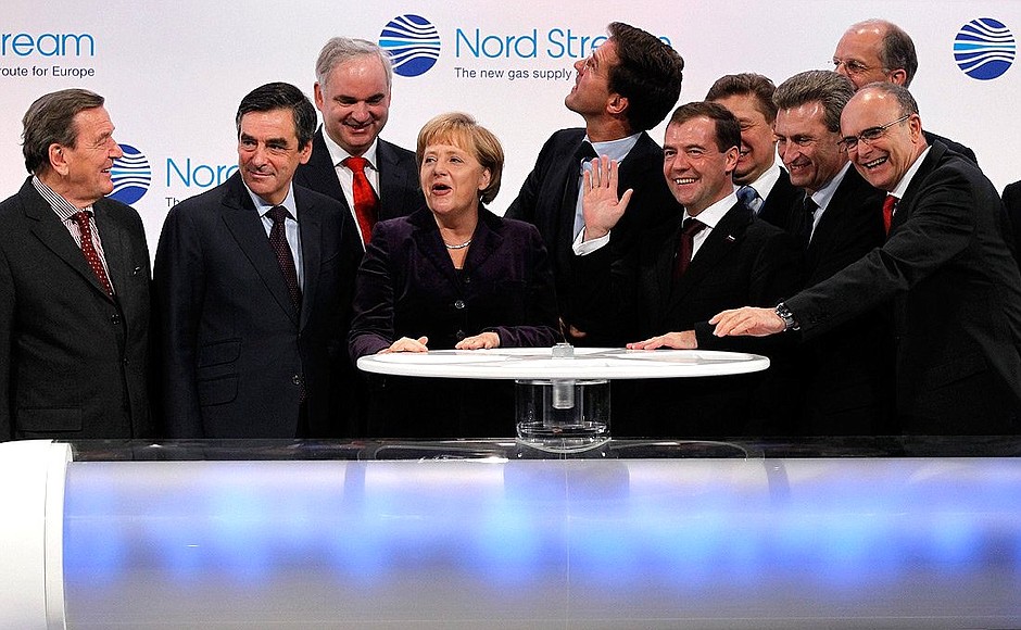 Picture: Opening ceremony of the Nord Stream gas pipeline on November 8, 2011, attended by Gerhard Schröder, François Fillon, Angela Merkel, Mark Rutte, and Dmitry Medvedev | Wikimedia Commons / Public domain