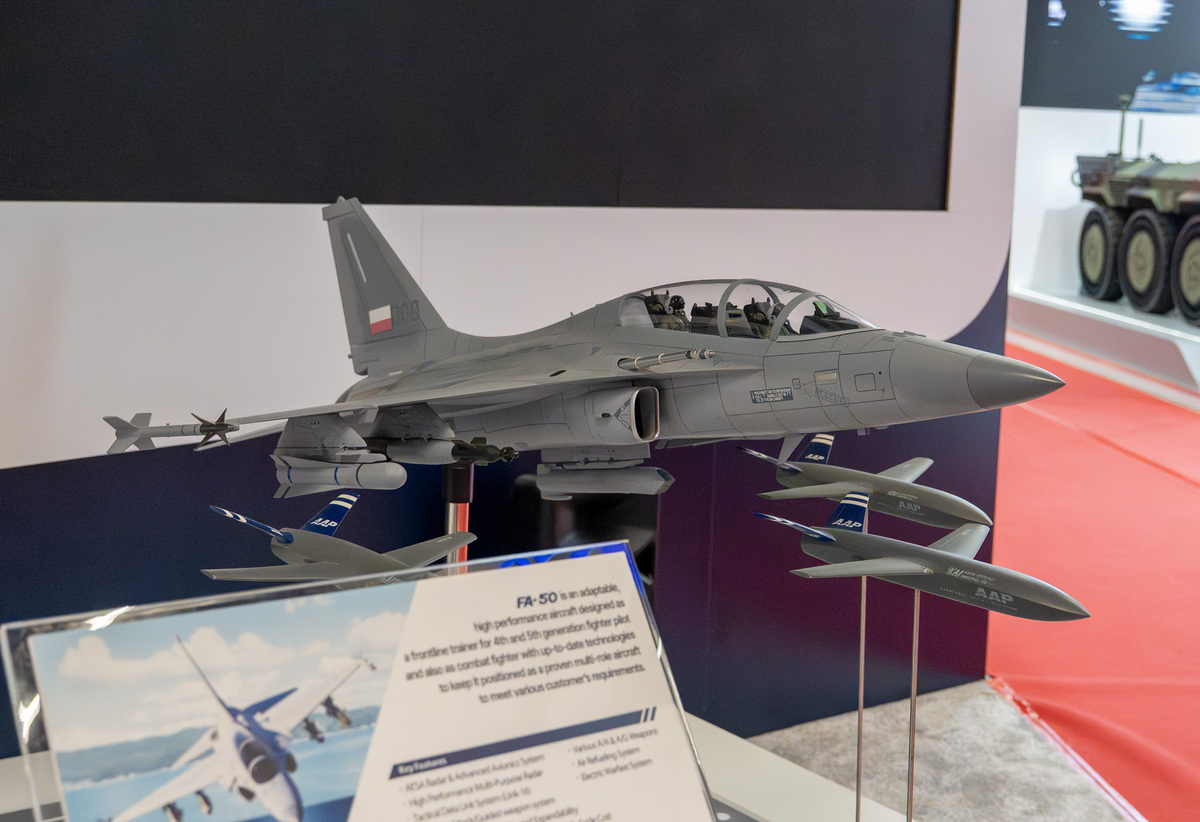 Picture: FA-50 model | DEFENSE MAGAZINE