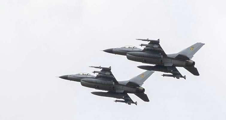 Picture: Ukrainian F-16s seen in 2025 | armyinform.com.ua / CC BY 4.0